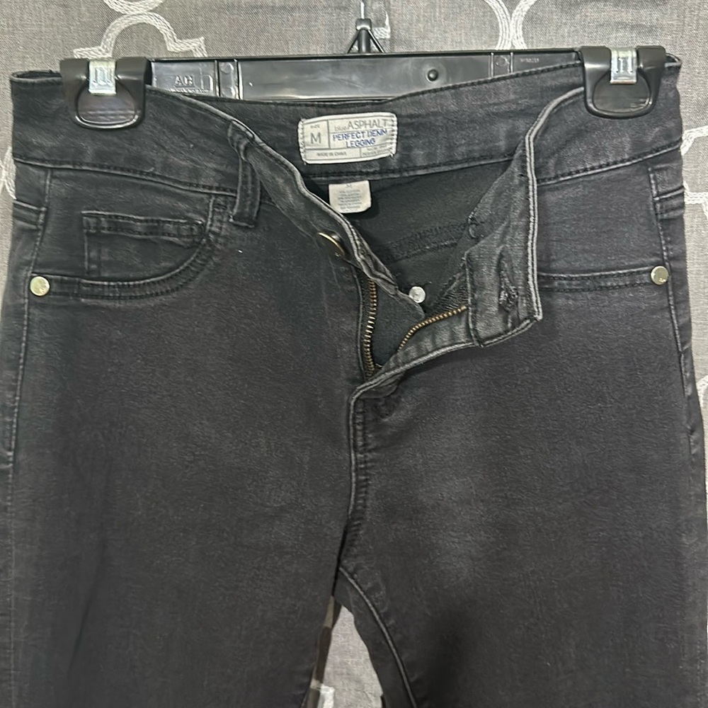 Perfect denim legging size medium in black